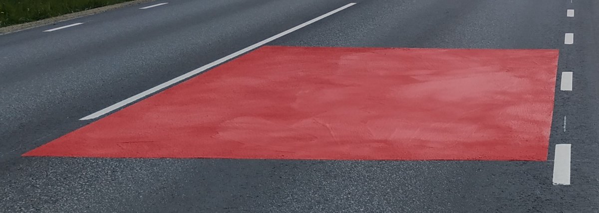 Kõrge haardeteguriga teekattemärgistus