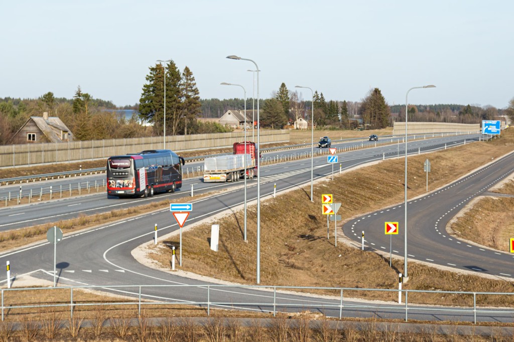 Reisibuss maanteel