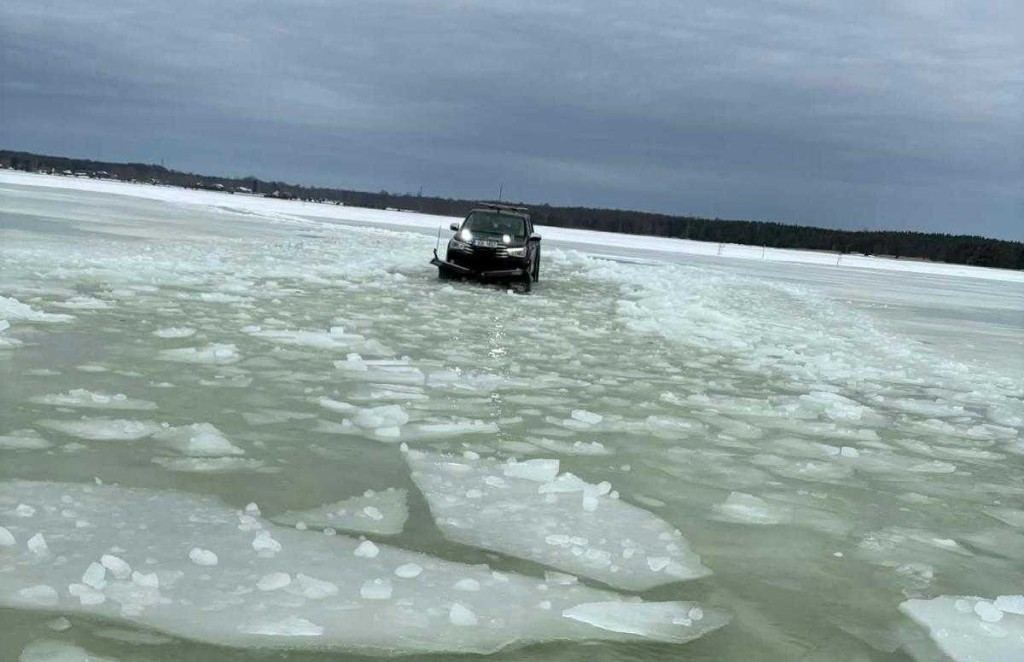 Saaremaa-Hiiumaa jäätee2.jpg