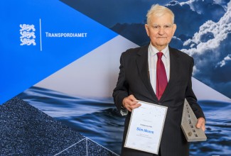 Fotol on auhinnasaaja Siim Idnurm